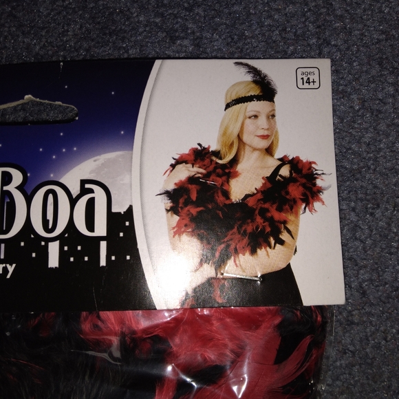NWT Spirit Halloween Feather Boa - Picture 2 of 5